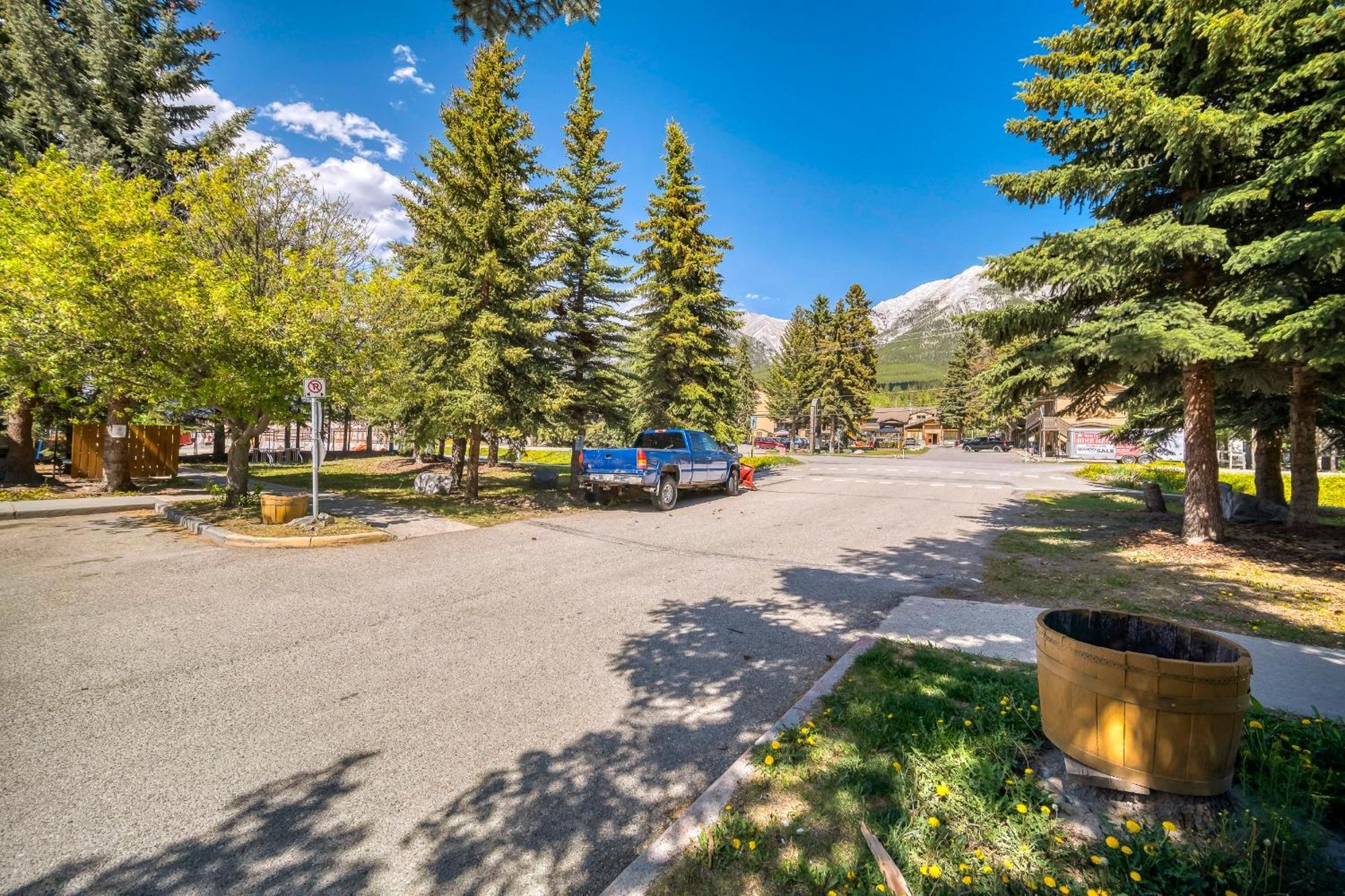 Aparthotel Bow Valley Chalets-entire 2 King Bedrooms Townhouse Canmore