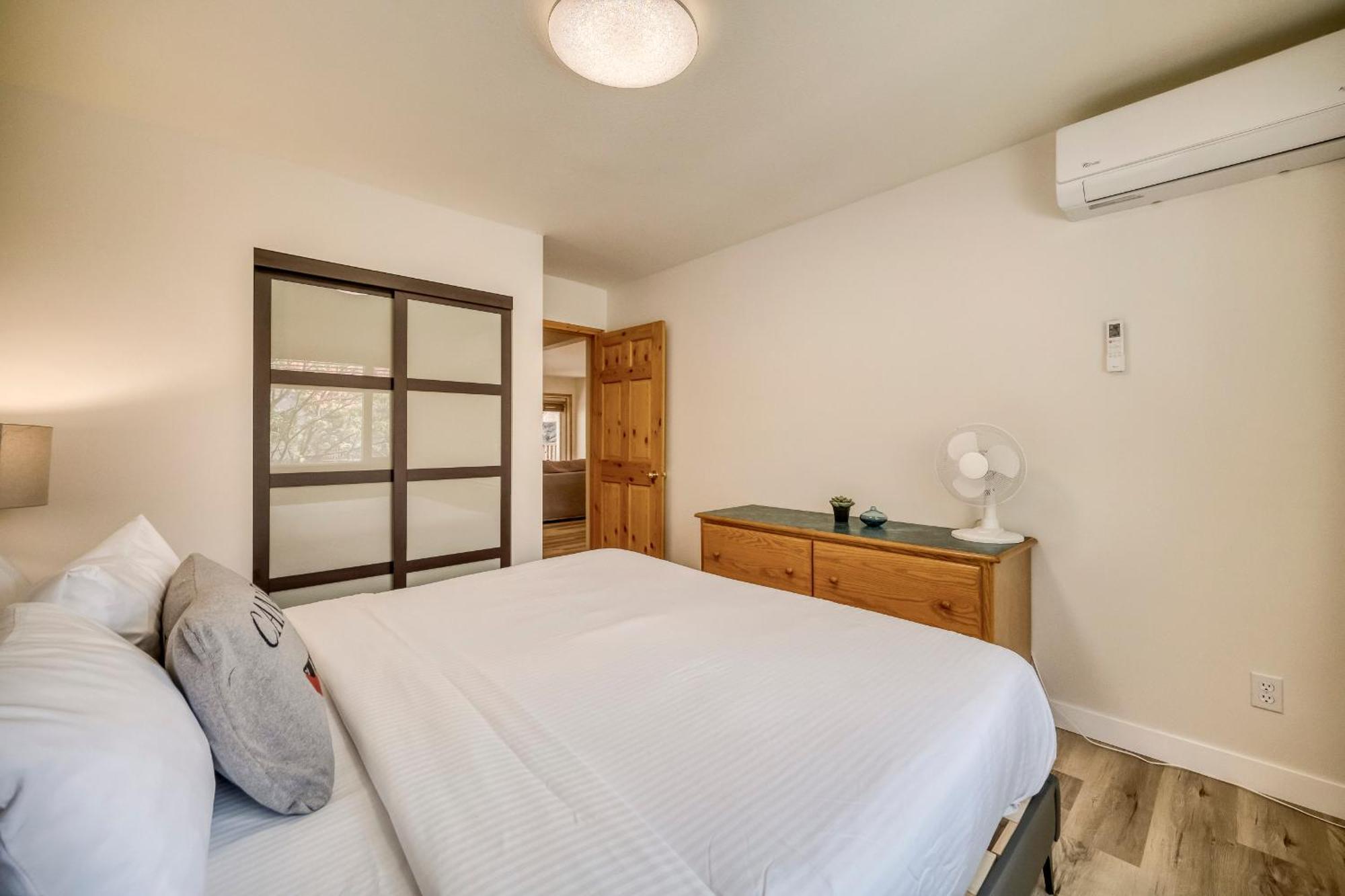 Aparthotel Bow Valley Chalets-entire 2 King Bedrooms Townhouse Canmore