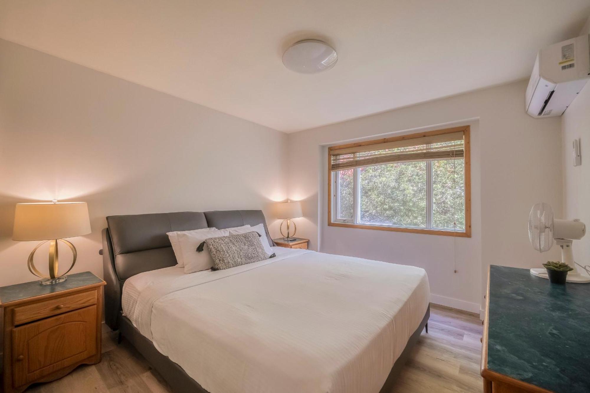 Bow Valley Chalets-entire 2 King Bedrooms Townhouse Aparthotel